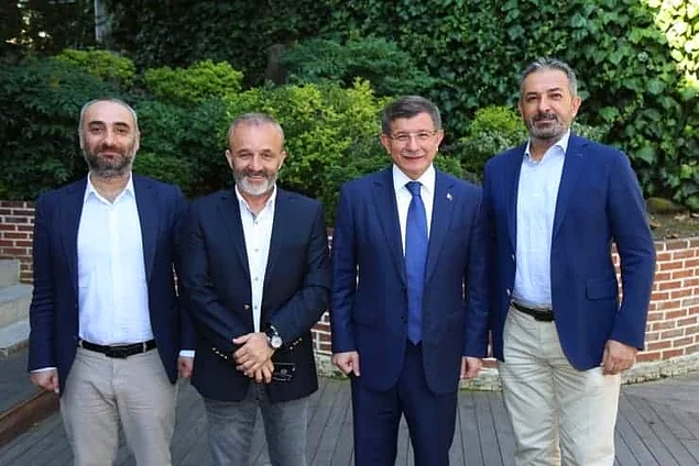 Davutoğlu röportajı sonrası Sputnik'ten ayrılan Yavuz Oğhan'ın yeni adresi
