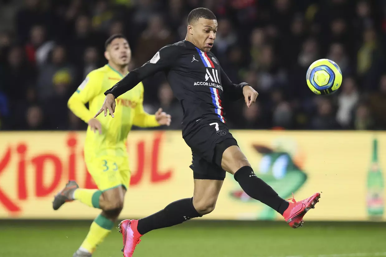 Nantes engelini aşan PSG puan farkını açtı