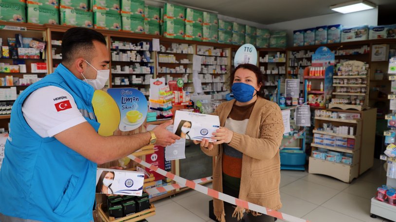 Muğla Büyükşehir Belediyesi'nden eczanelere ücretsiz maske dağıtımı