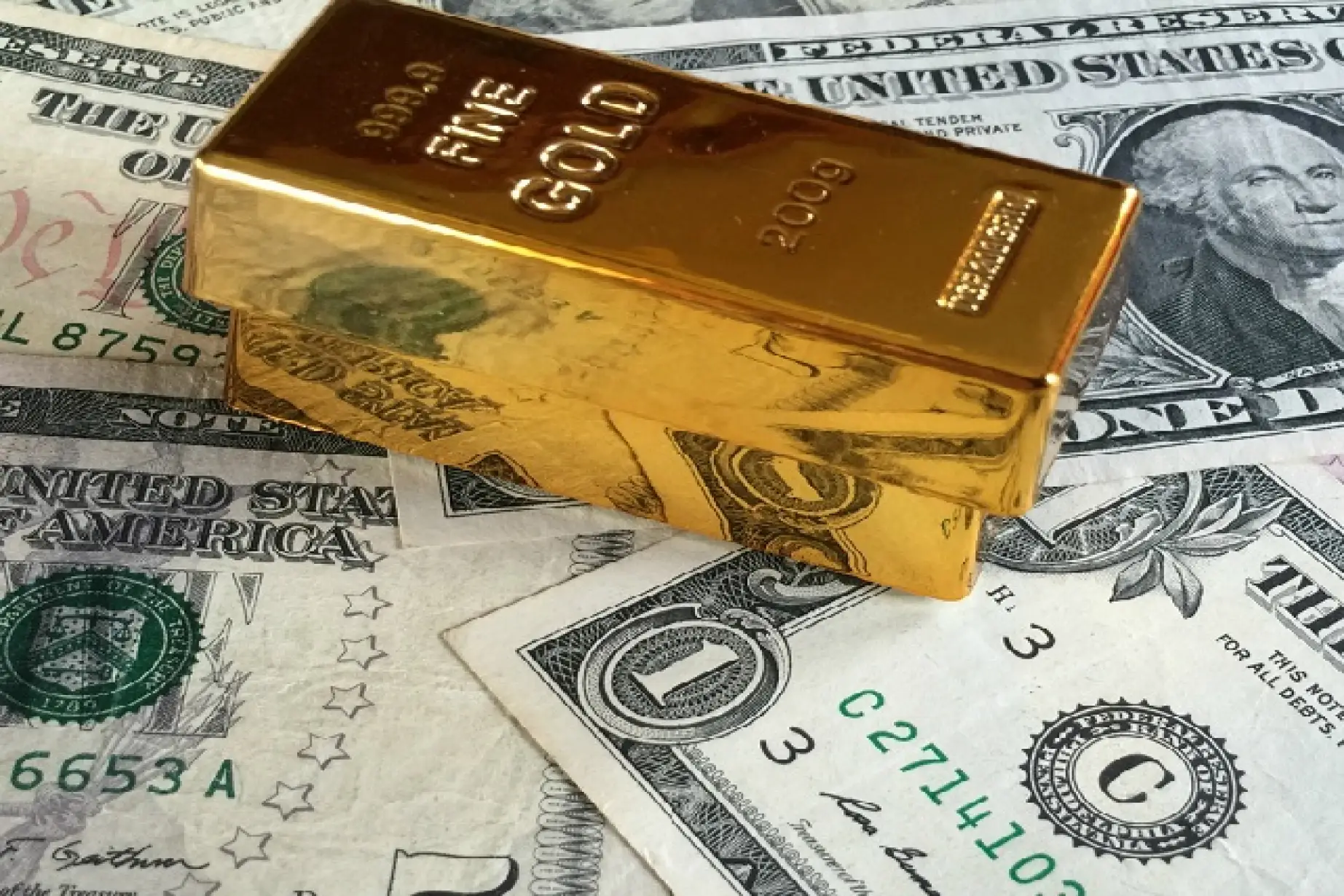 Fed'in faiz kararının ardından altın yine rekor kırdı! İşte dolar ve altında son durum