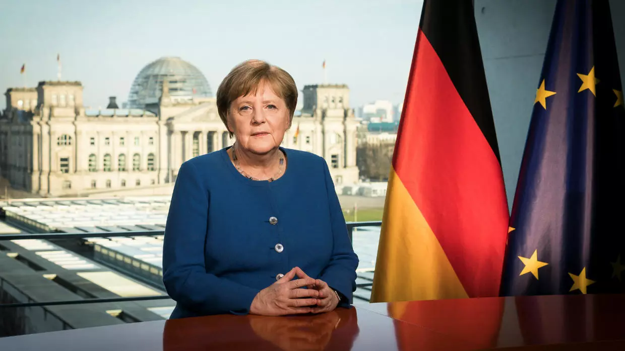 Angela Merkel'e casus şoku!
