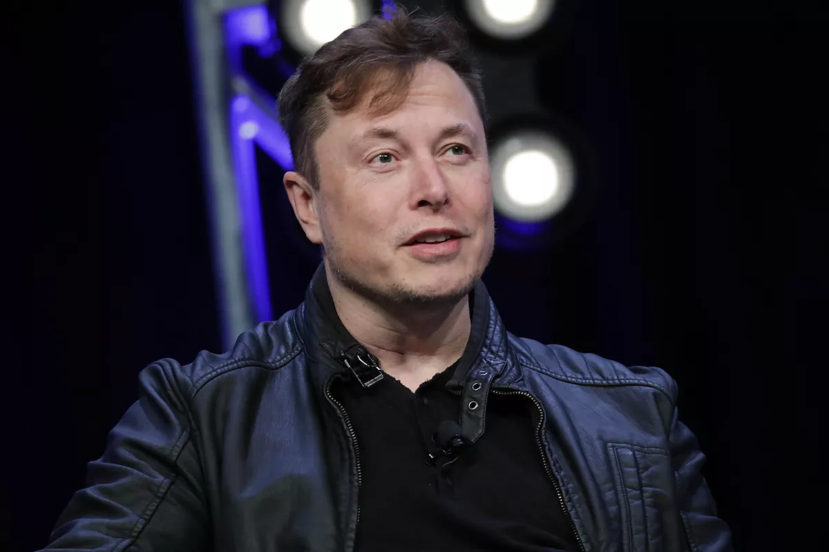 Dünyanın en zengin insanı Elon Musk seçildi