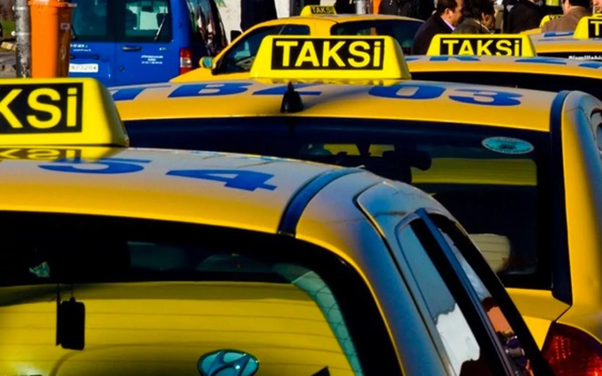 İstanbul'da taksici dehşeti! İstediği 100 euroyu alamayınca gençleri darp etti