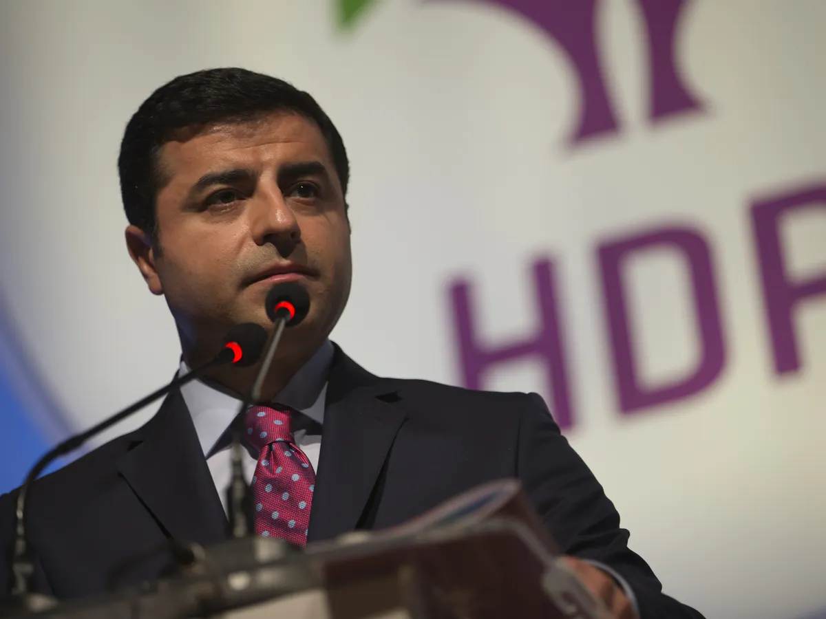Demirtaş: HDP kapatılırsa yeniden öyle güçlü gelir ki, en büyük zararı kendileri görürler