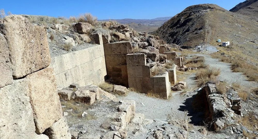 Urartular 2 bin 750 yıl önce 'TOKİ tekniğini' kullanarak deprem önlemi almış
