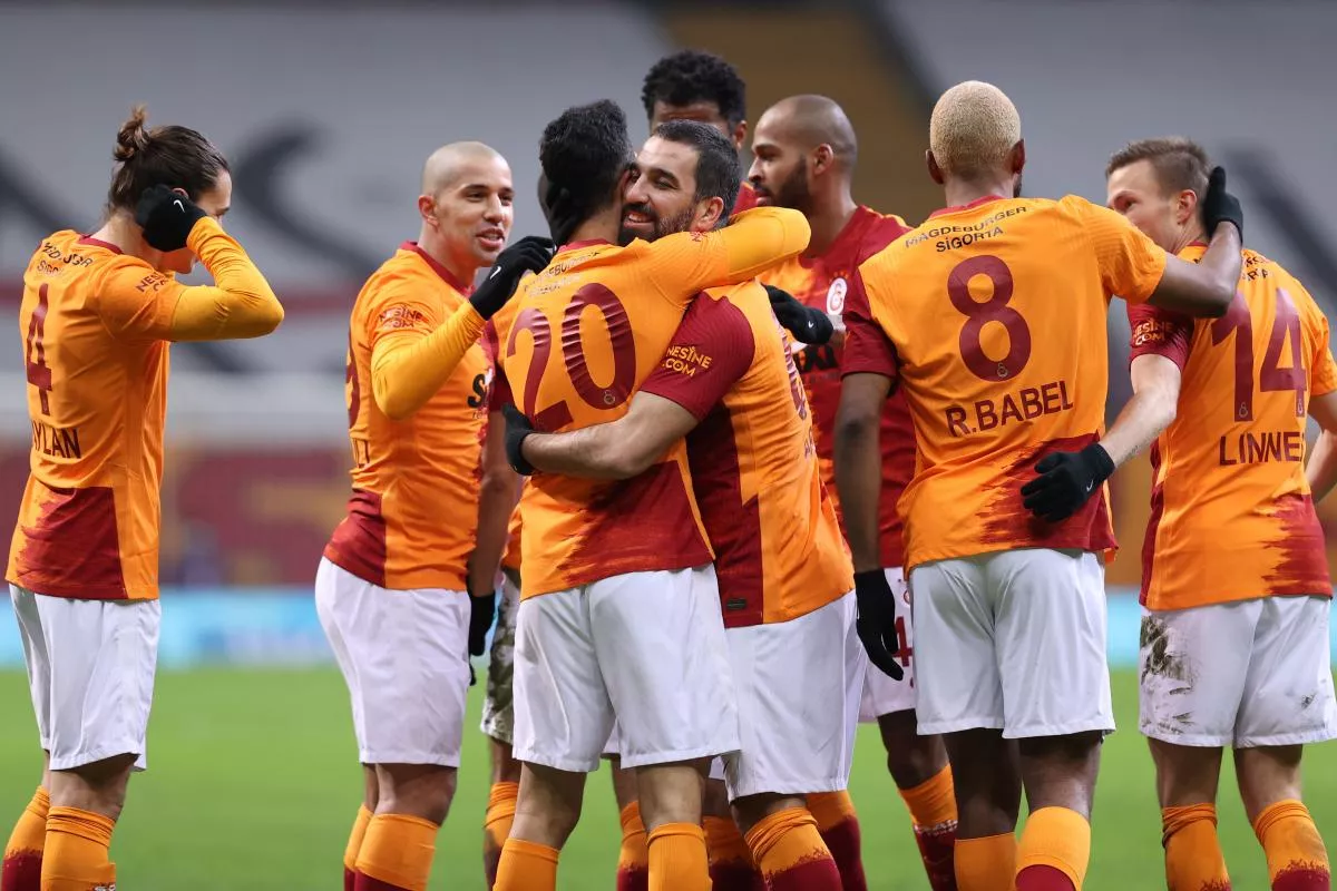Muslera döndü, Galatasaray yarım düzine gol attı!