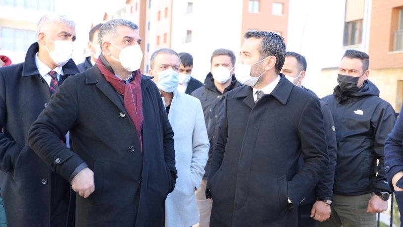 CHP'li Erol ile AKP'li Güler arasında tartışma: Babanızın hayrına mı yapıyorsunuz?