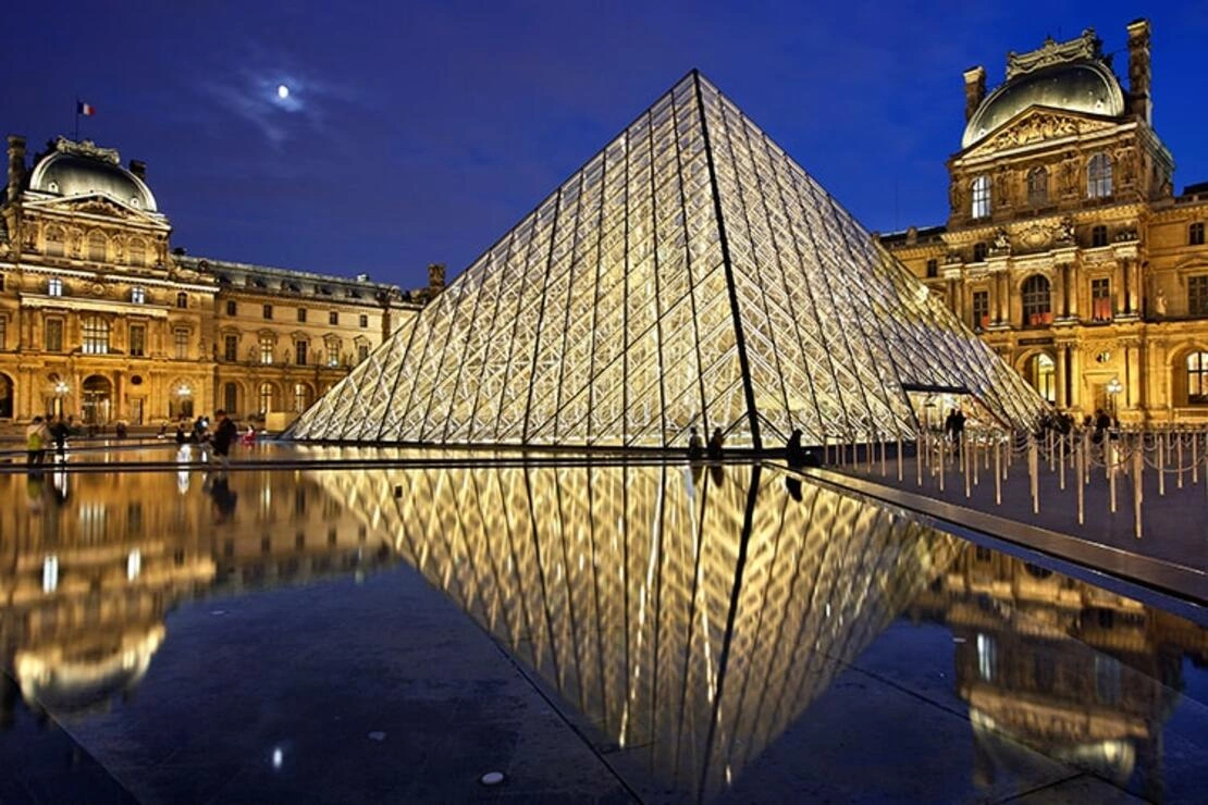 480 binden fazla eserin sergileneceği Louvre Müzesi erişime açıldı
