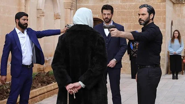 Yardımcı oyuncu Hercai'nin setini silahla bastı!