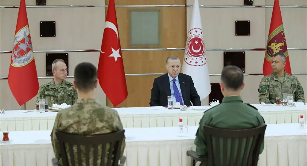 Erdoğan, Hulusi Akar ve askerlerle iftar yaptı