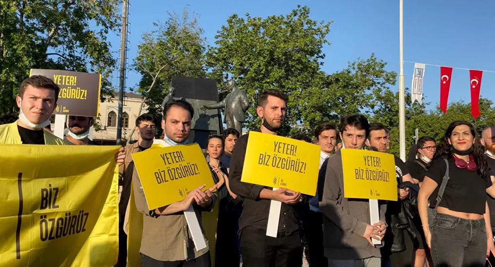 Kadıköy'de 'Hayat Eve Sığmıyor' protestosu