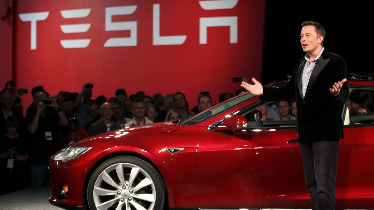 Elon Musk Tesla'ya gelen üst üste zamların nedenini açıkladı
