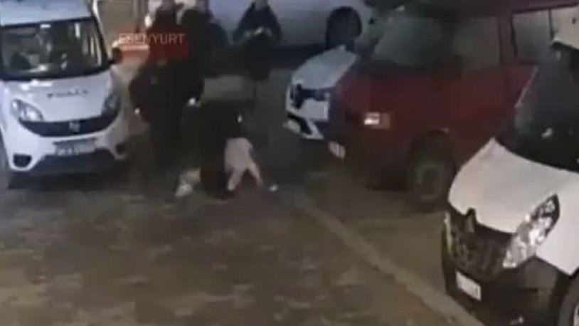 5 polisten bir kadına sokak ortasında darp!