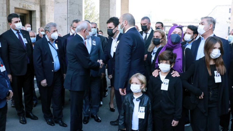 Kılıçdaroğlu, Erkut Şenbaş için Meclis'te düzenlenen cenaze törenine katıldı