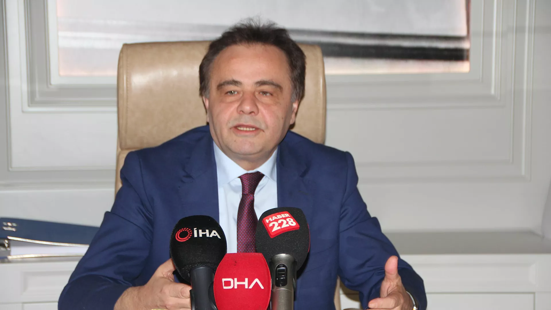 İçişleri Bakanlığı, Bilecik Belediye Başkanı Şahin'i görevden uzaklaştırdı