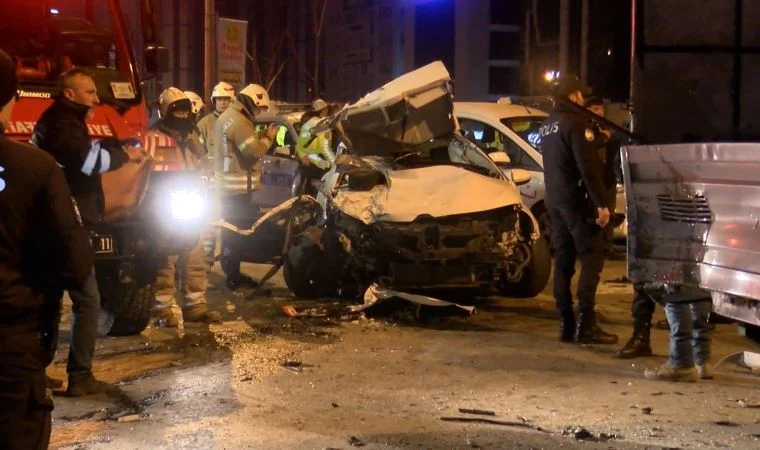 Kadıköy'de zincirleme kaza: 1 ölü, 1 yaralı