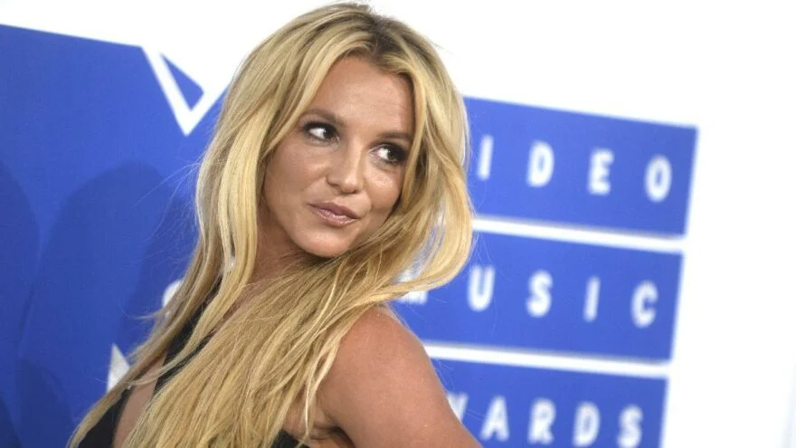 Britney Spears üçüncü kez hamile olduğunu duyurdu