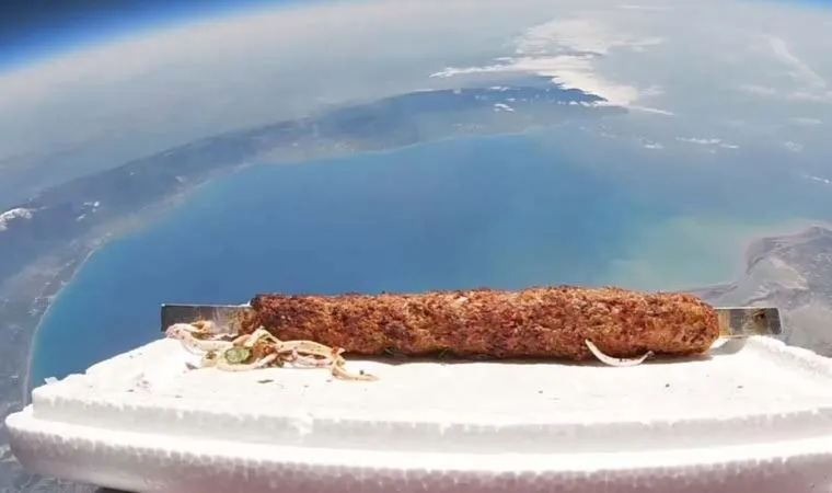 PR çalışması denize düştü: Uzaya boru kebabı göndermeye çalıştılar