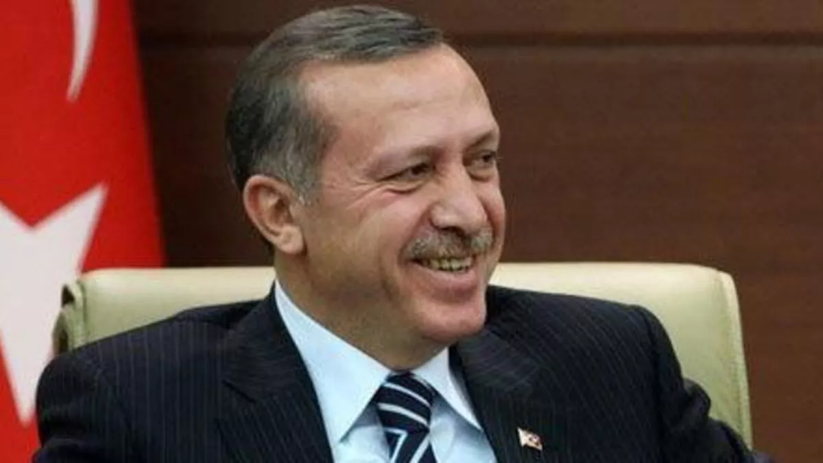 Akit yazarı yıllar sonra 'büyük resmi gördü': 'Erdoğan, CHP zihniyetinin tehdidiyle 'Milli Görüş gömleğini çıkardık' dedi'