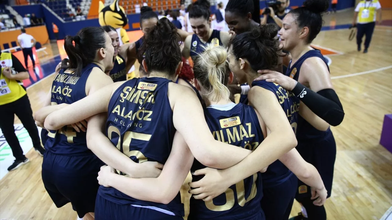 Kadınlar Basketbol Süper Ligi’nin şampiyonu Fenerbahçe oldu