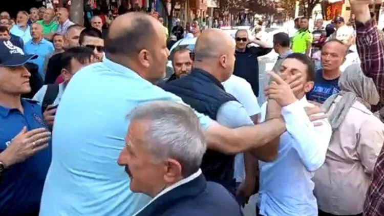Düzce'de Kılıçdaroğlu'na 'Burası Kandil değil, yanlış gelmişsin' diyen iki kişi, AKP yöneticisi çıktı