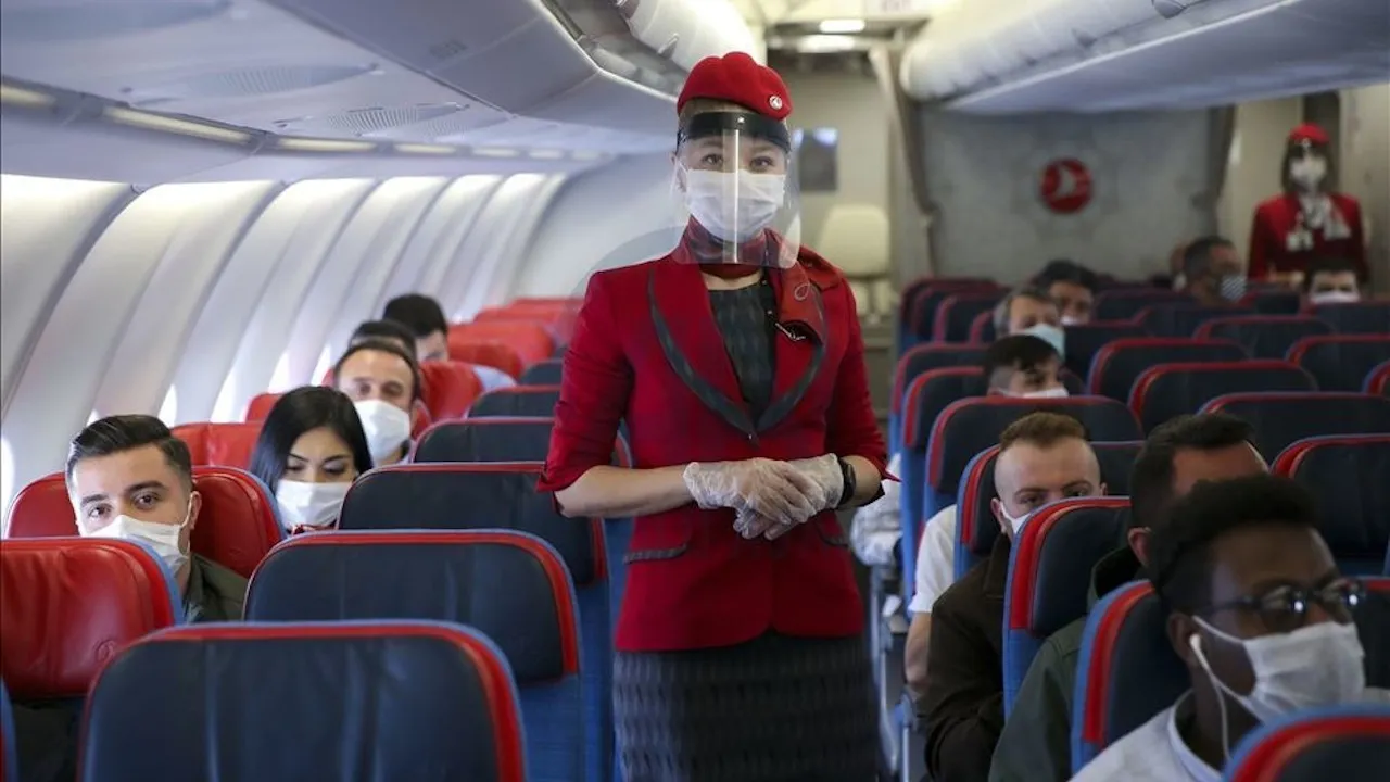 Yurt içi uçuşlarda maske zorunluluğu sona erdi