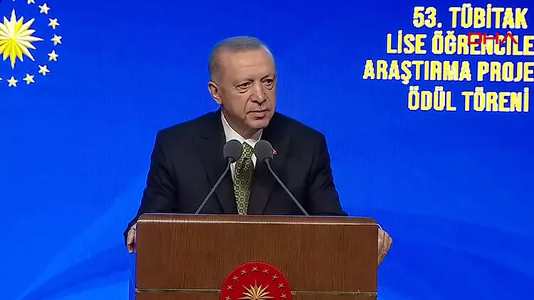 Erdoğan: 'Cuntacılar karşısında el pençe divan duran siyasetçileri, bürokratları unutmadık'