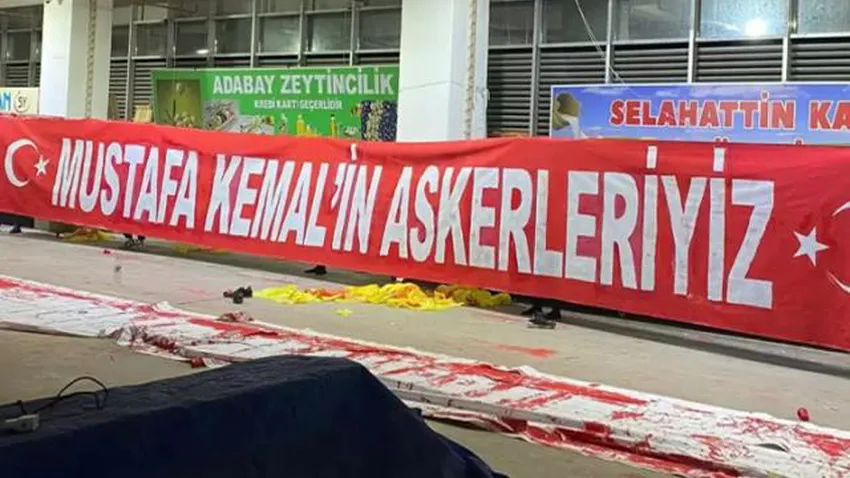 İzmir'deki milli maç öncesi ortalığı karıştıran 'pankart' iddiası: Sosyal medya ayağa kalktı