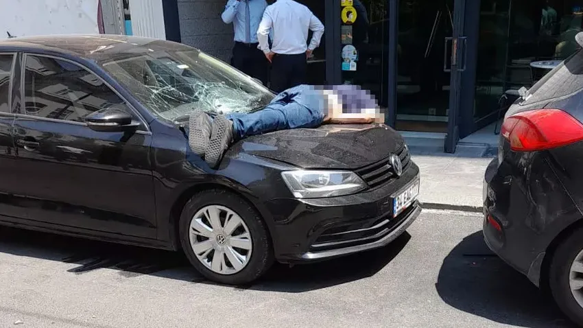 İstanbul'un göbeğinde korkunç olay: Otelin 8'inci katından otomobilin üzerine düşen turist öldü