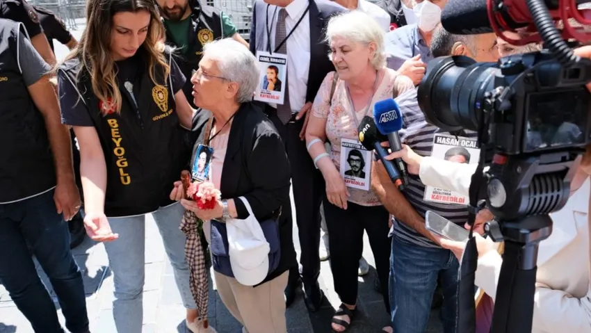 Cumartesi Anneleri'ne Galatasaray Meydanı'nda yine polis engeli!