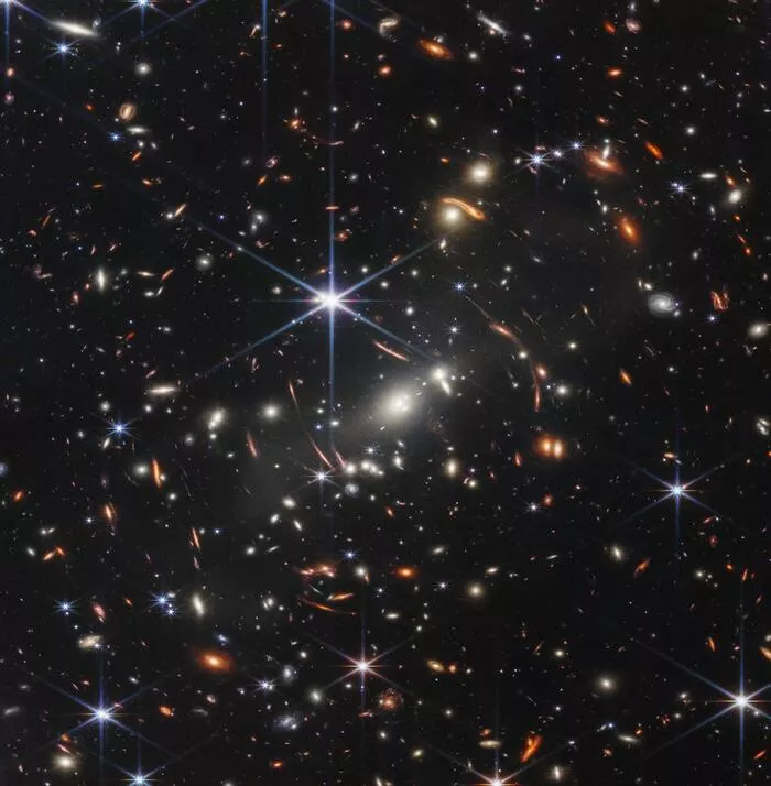 NASA tarihi fotoğrafı yayınladı: James Webb teleskobundan 13,5 milyar yıl öncesini gösteren kare