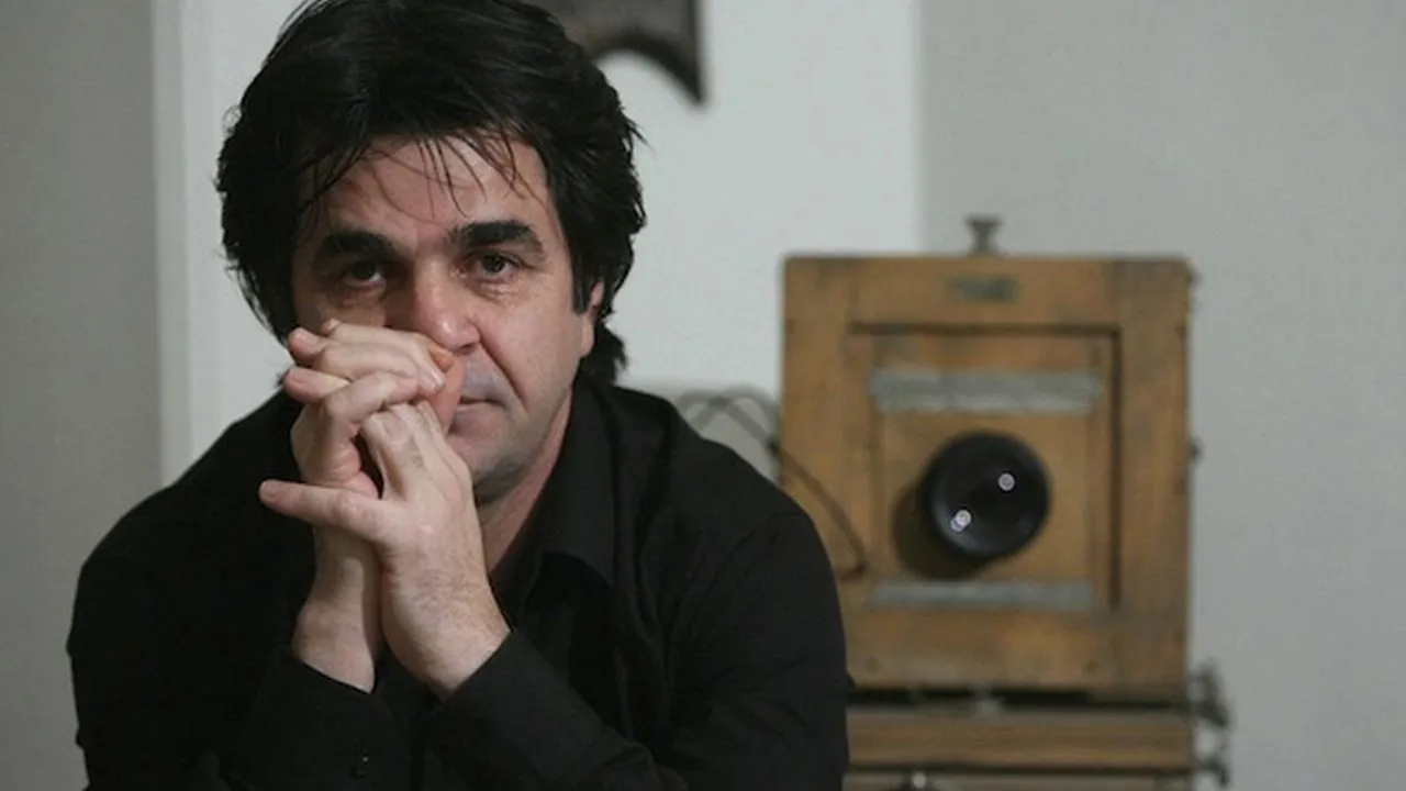 Yönetmen arkadaşlarının tutuklanmasını protesto eden İranlı yönetmen Cafer Penahi’ye altı yıl hapis