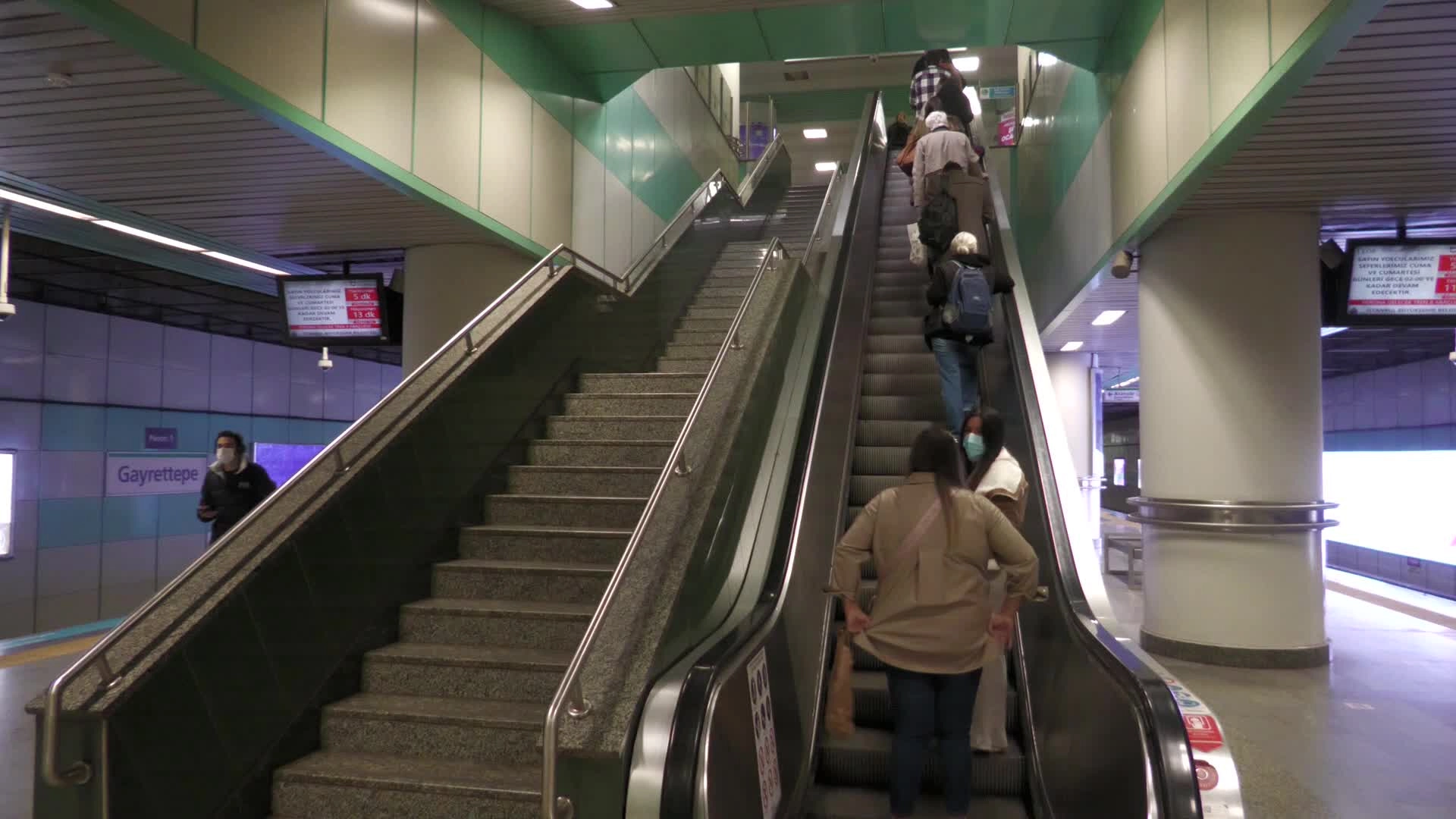 Metro İstanbul'dan yürüyen merdiven ve asansörlerin kapatıldığı iddiaları için açıklama