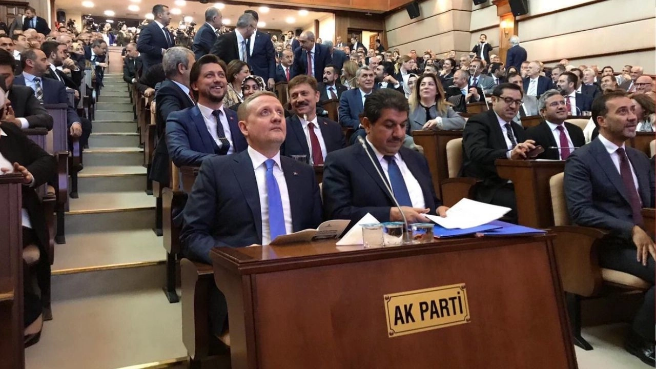İBB Meclisi'nde yurt talebine AKP'den engel: Vakıf ve cemaatleri tercih ettiler!